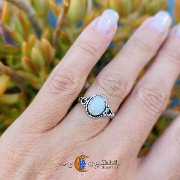Producto - Anillo Hindú "Vanha" - Piedra de la Luna (Piedra 7 x 9 mm) / Talle: 16 mm