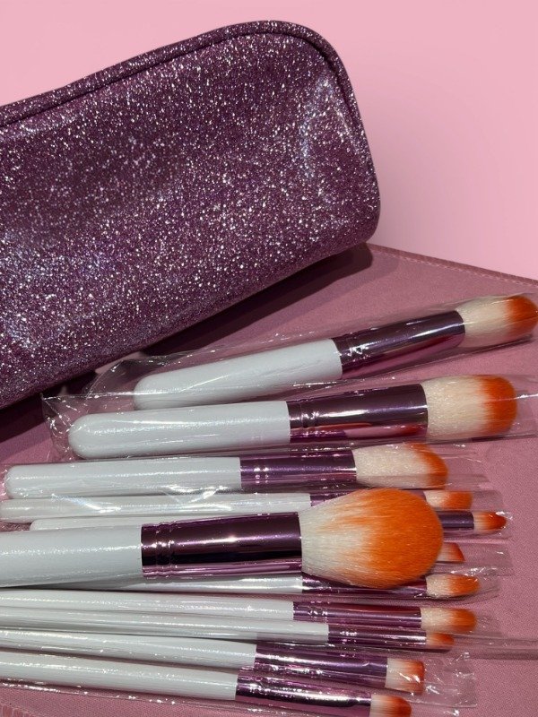 Producto - Set de brochas con estuche glitter