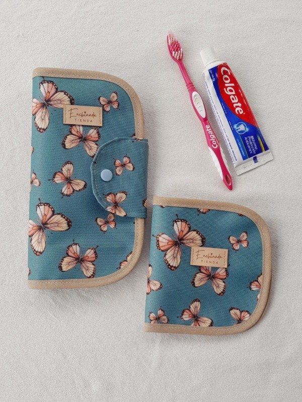 Producto - Combo Estuche de higiene y fem - Mariposas verde