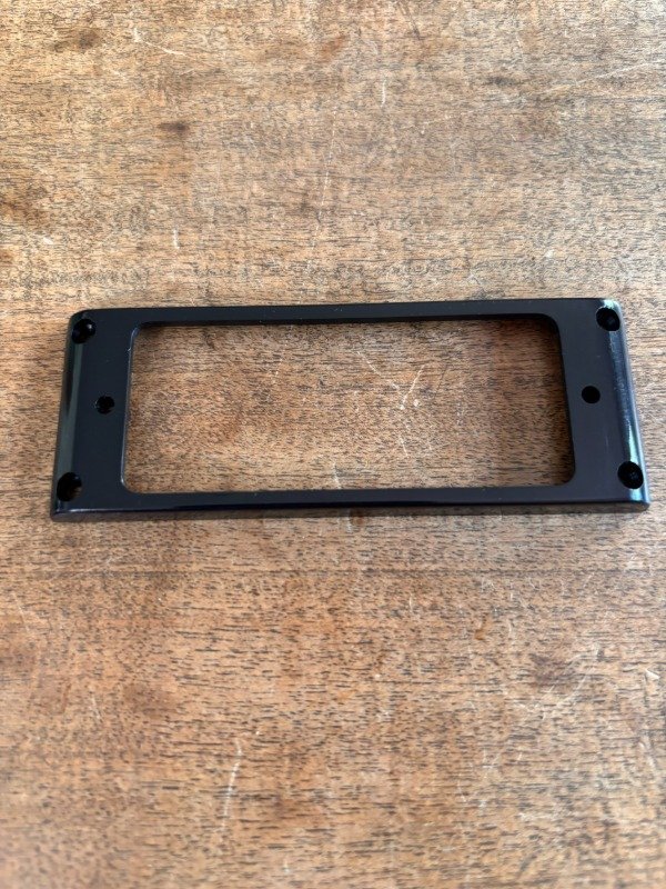 Producto - Marco para Minihumbucker Negro espesor 7 mm por unidad