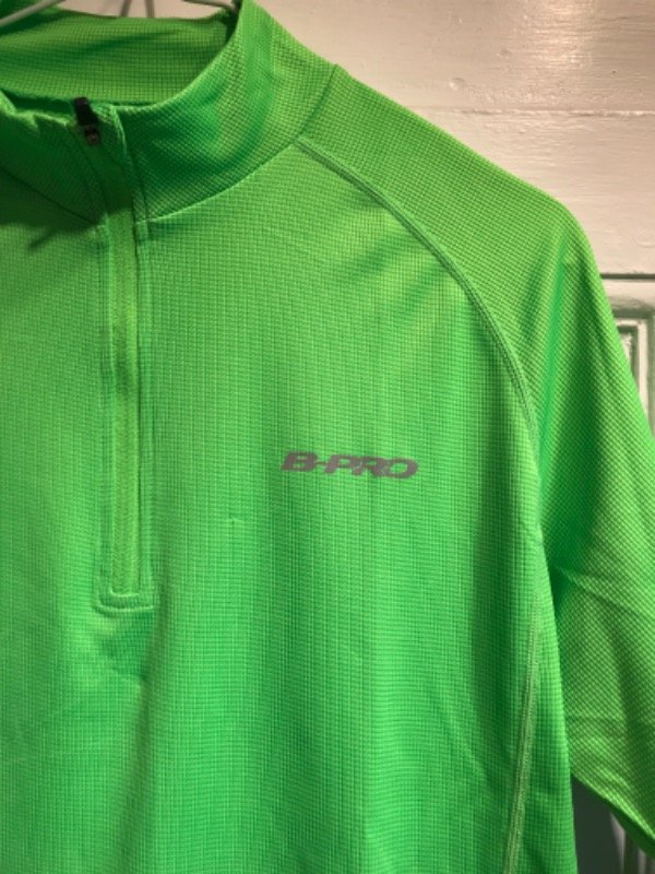Producto - Chomba BPRO deportiva fluo- Talle L- PRECIO: 36x - 1