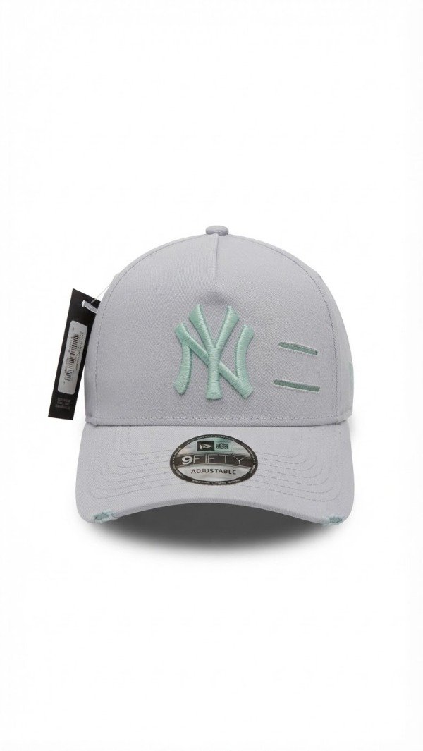 Producto - Ny curva con rotura color blanco logo verde menta regulable