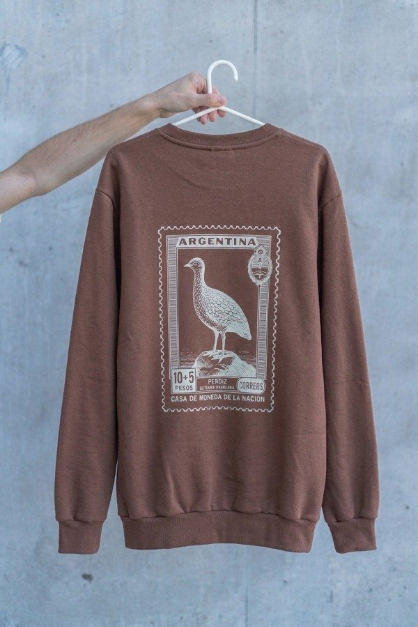 Producto - Buzo Estampilla dorso