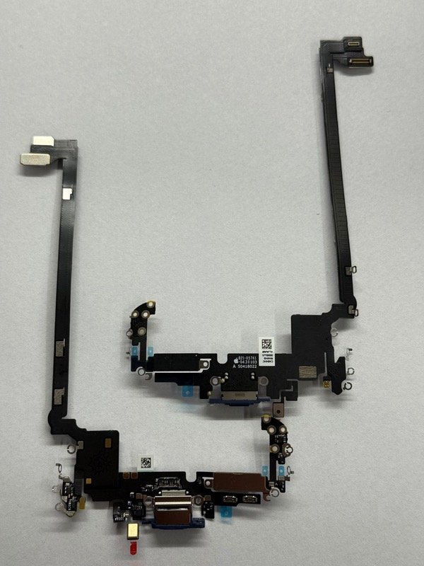 Producto - FLEX DE CARGA IPHONE 17 PRO MAX VERSION DE E.E.U.U.  NUEVO ORIGINAL