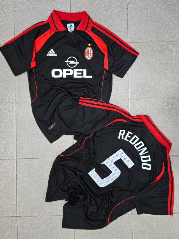 Producto - Camiseta Milan Retro Redondo Temporada 2002/2003