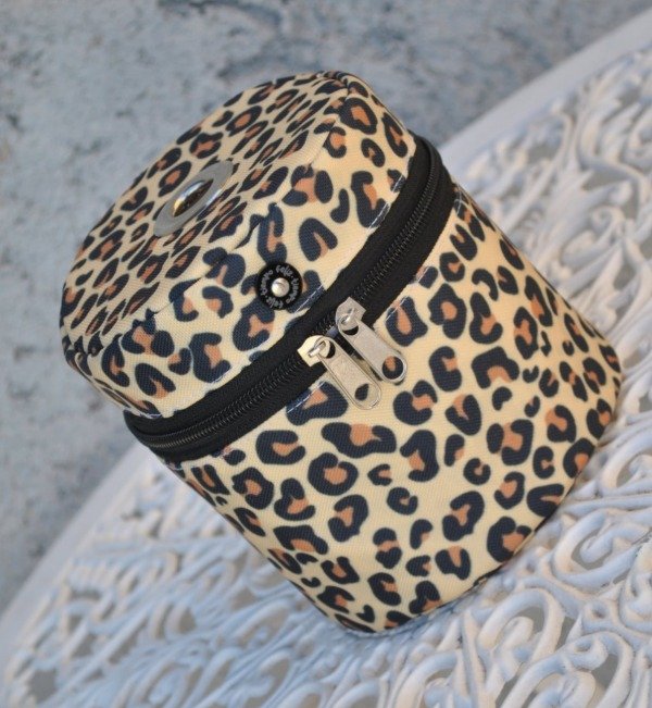 Producto - Portarollo Animal Print con papel de regalo