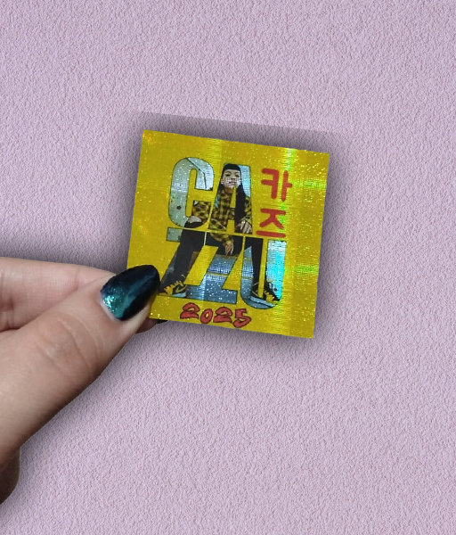 Producto - STICKER HOLOGRÁFICO - CAZZU - TAPA