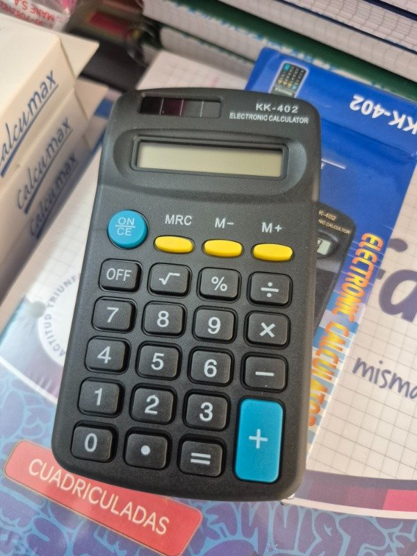Producto - Calculadora escolar común pequeña