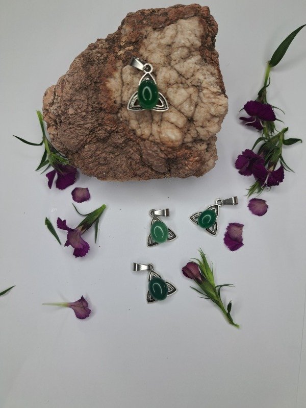 Producto - Dije Triqueta celta piedra agata verde de Marruecos