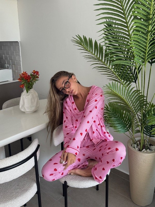 Producto - PIJAMA CAMISERO ESTAMPADO RAYAS Y CORAZONES  / PRE-SAVE