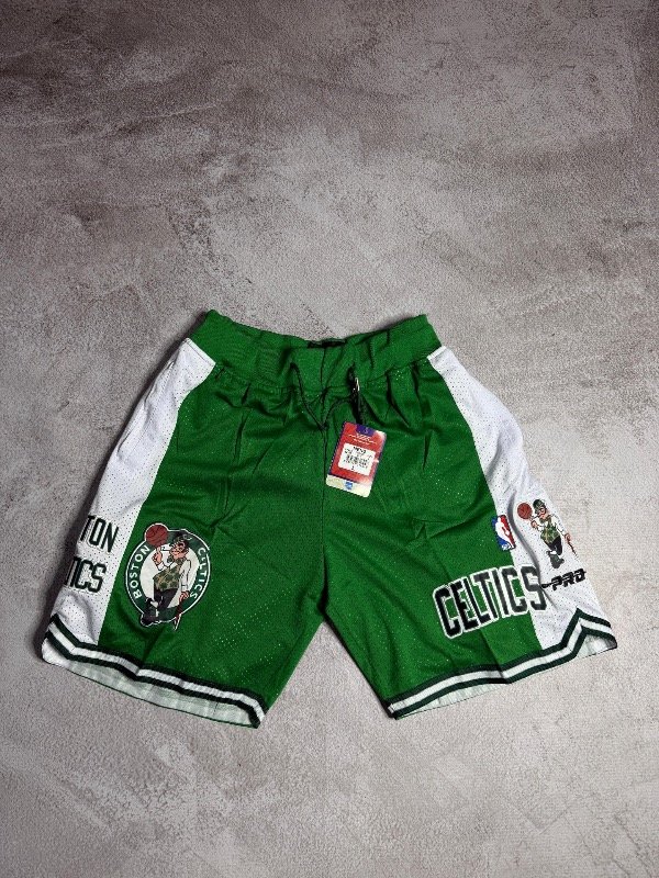 Producto - Short NBA Boston Celtics negro verde y beige