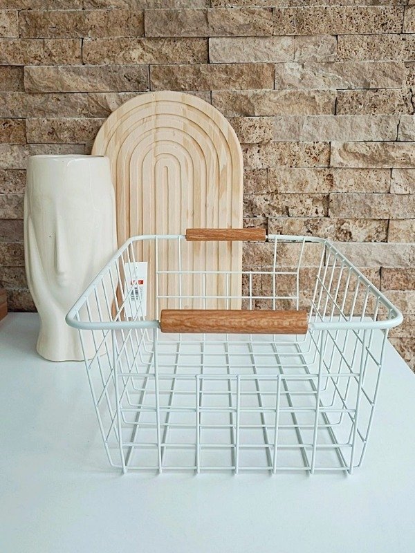 Producto - Canasto de hierro con manijas de bambú mediano