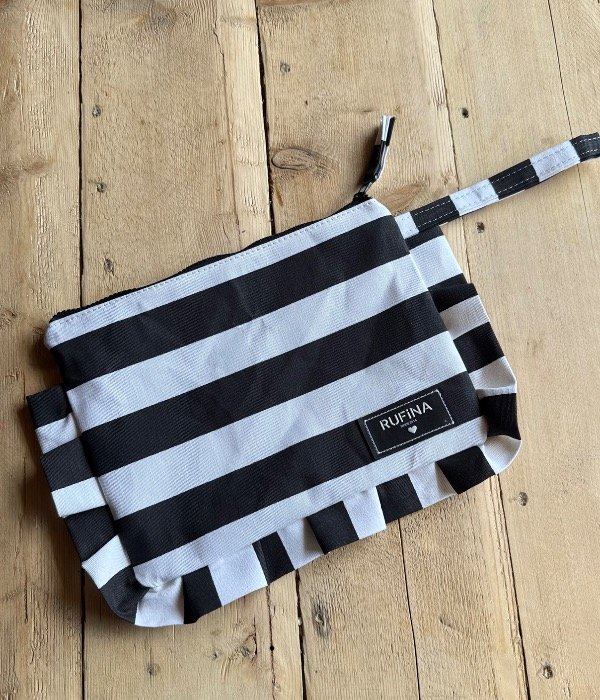 Producto - Cartu rayada blanco y negro con volados