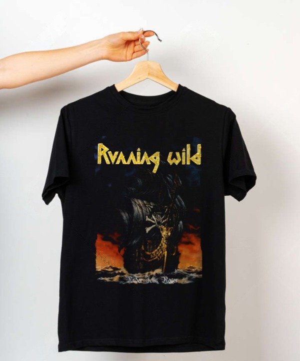 Remera running wild under jolly roger