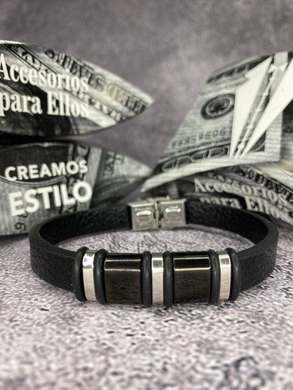 Producto - Pulsera de cuero simple con argollas