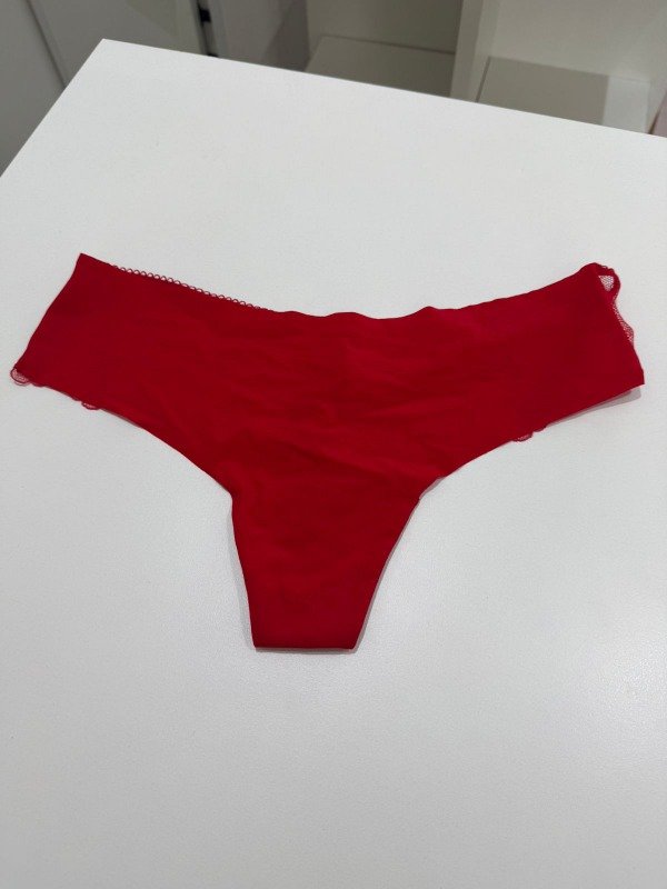 Producto - VICTORIA SECRET- Culotte con encaje parte trasera rojo.