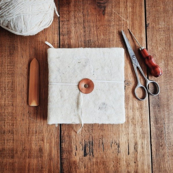 Producto - Cuaderno de Fieltro Rústico