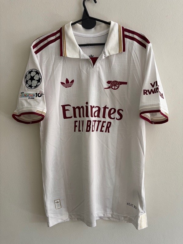 Producto - Camiseta Suplente IMPORTADA Arsenal Versión Jugador - Gyökeres