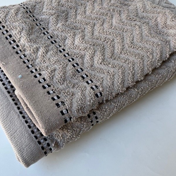 Producto - JUEGO DE TOALLA Y TOALLÓN JACQUARD CON DISEÑO PESPUNTE