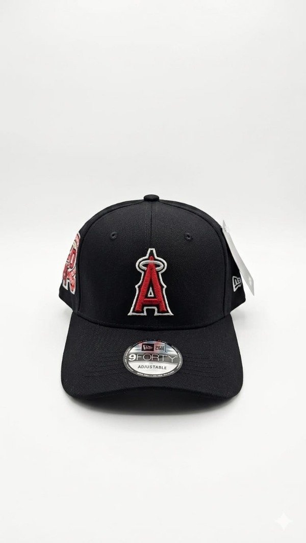 Producto - Gorra curva negra logotipo A roja 50 aniversario al costado