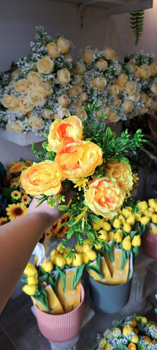 Producto - RAMO DE PEONIAS GRANDES CON PINTA DE COLOR Y FOLLAJE - 0