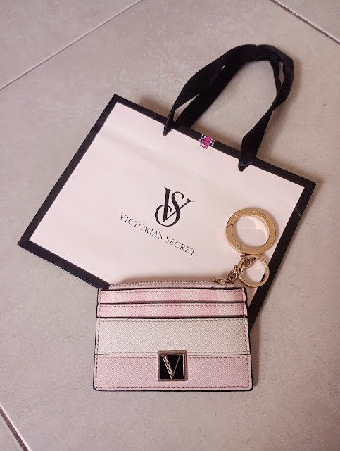 Producto - monedero Victoria's secret