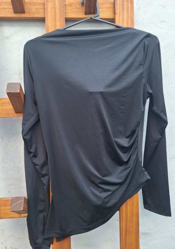 Producto - Remera manga larga pico