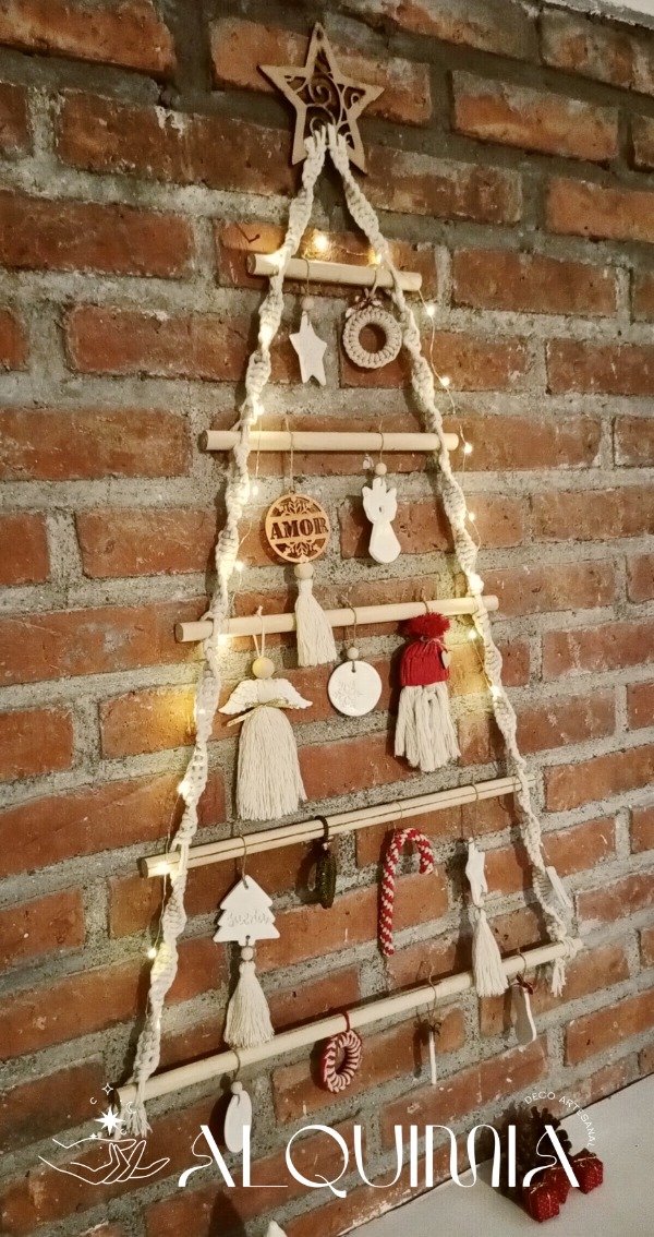 Producto - Árbol para Colgar con Accesorios