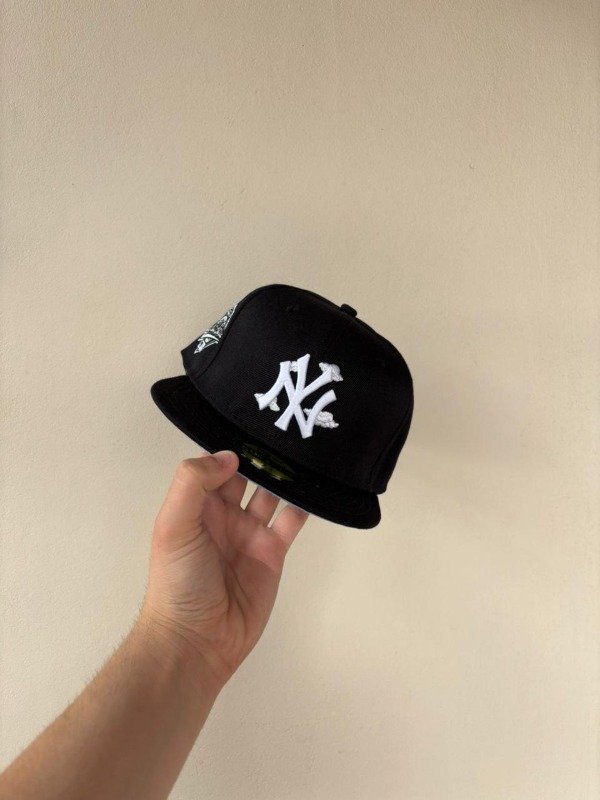 Producto - New Era New York Yankees Clouds Black 59FIFTY Fitted MLB