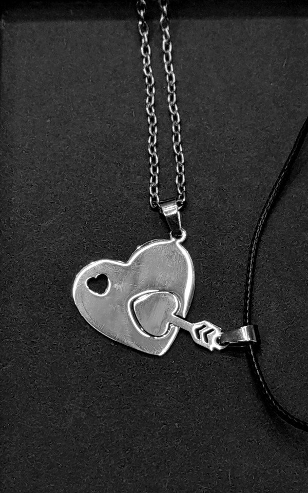 Producto - Collar Para Compartir Amor Amistad Corazón y Flecha Cupido