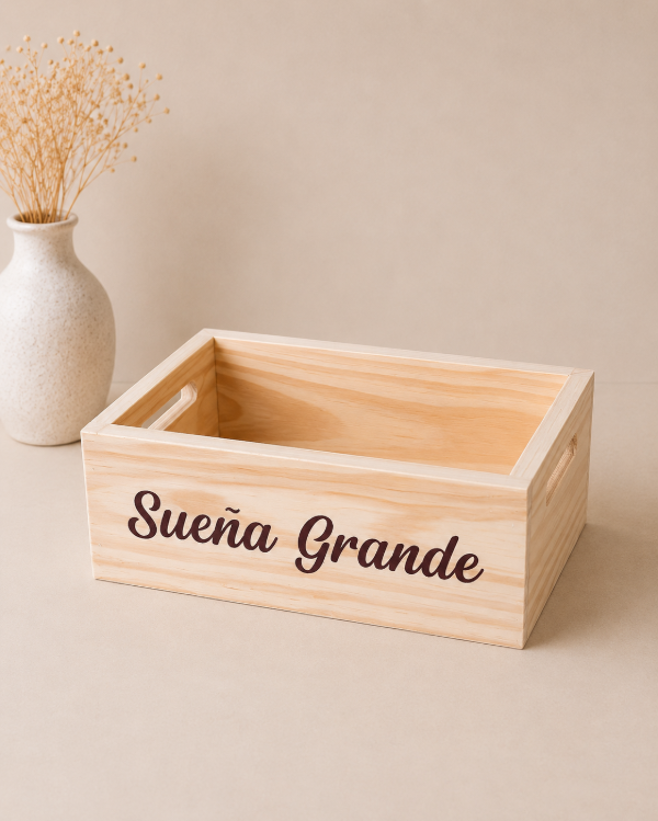 Producto - cajón en madera con manijas: sueña grande color manteca