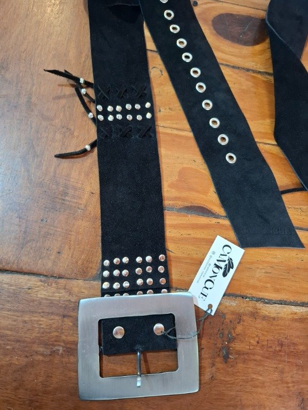 Producto - Faja gamuza hebilla Zamack con tachitas
