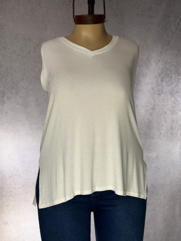 Producto - MUSCULOSA ASIA BLANCA MOLREY MODAL BASICA