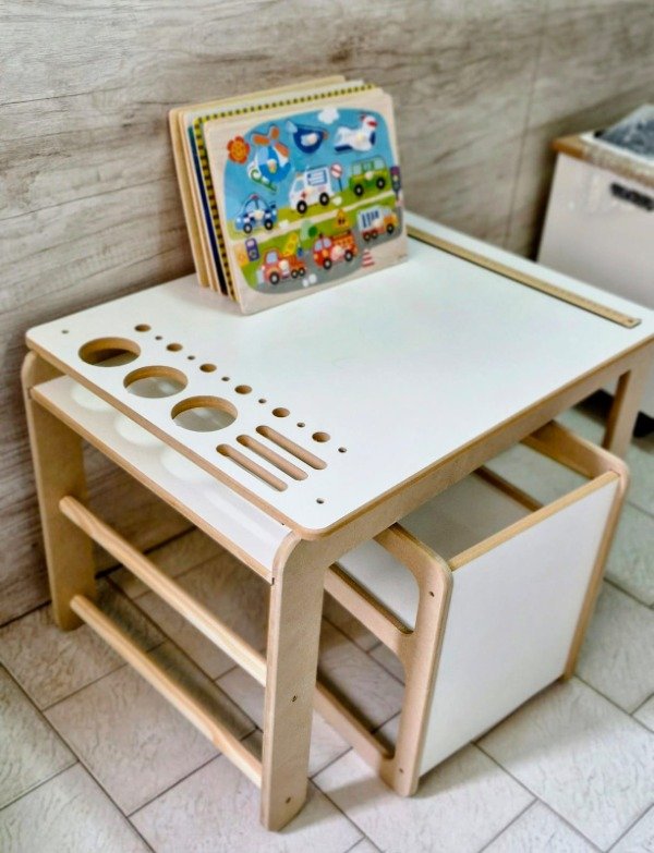 Producto - Mesa escritorio  de dibujo con silla cubo