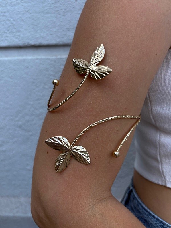 Producto - Brazalete con hojas en puntas (dorado)