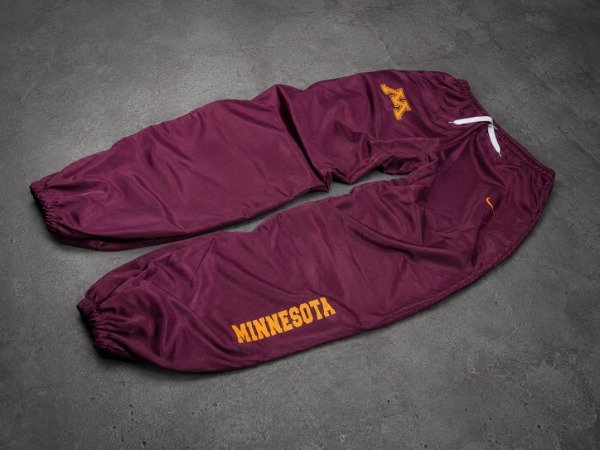 Producto - JOGGING ROMPEVIENTOS MINNESOTA - 1