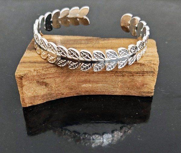 Producto - Brazalete Hojas una hilera Acero blanco