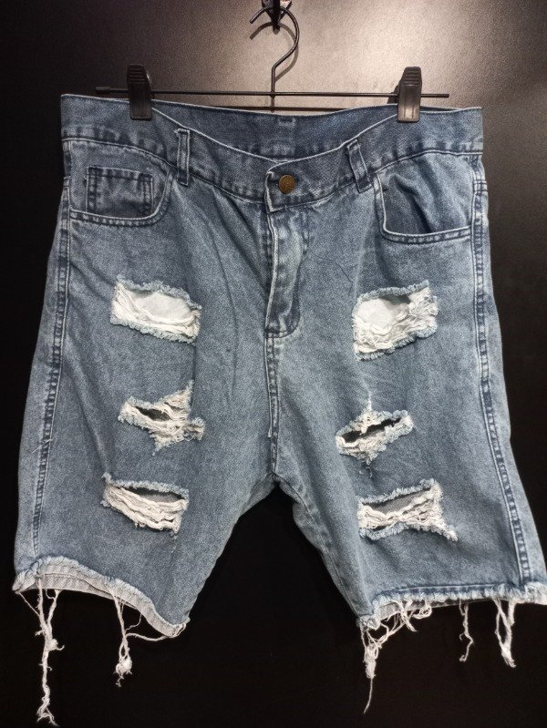 Producto - BERMUDA AZUL CON ROTURAS