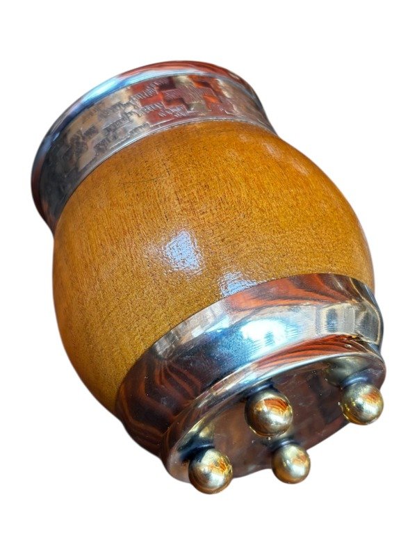 Producto - Imperial algarrobo base completa con bolitas.