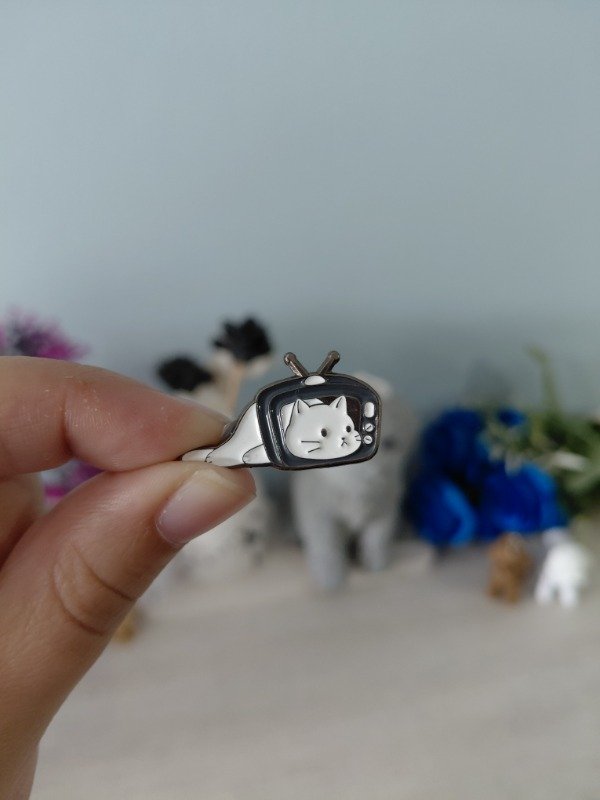 Producto - Pin metalizado - Michi #1743