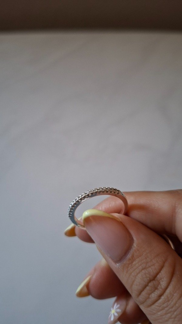 Producto - Anillo de acero blanco con strass