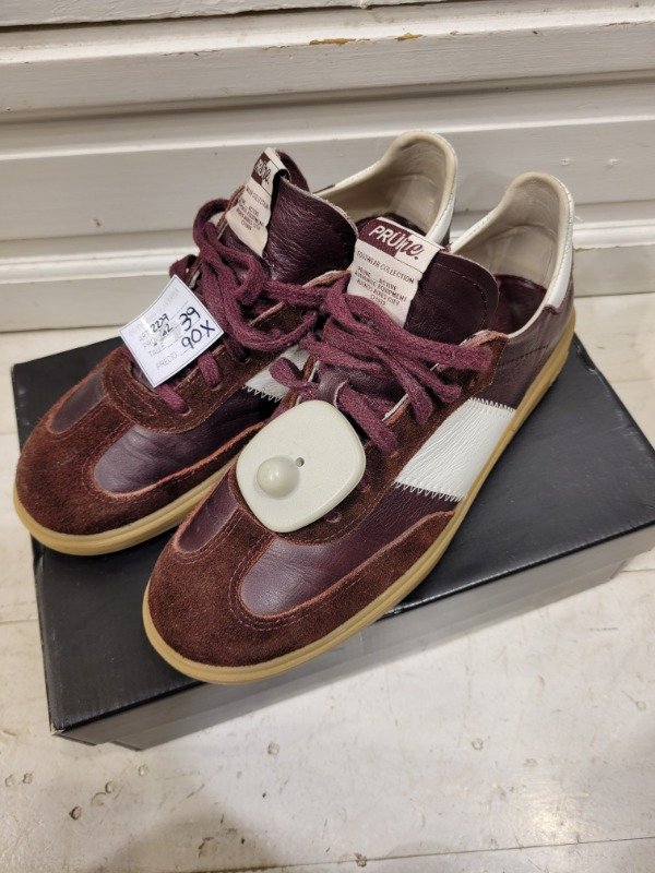 Producto - Zapatillas PRÜNE bordeaux Talle 39 - PRECIO: 90X