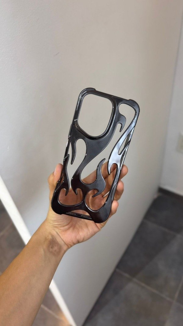 Producto - Funda FIRE Negra (Iphone 16 Pro Max)