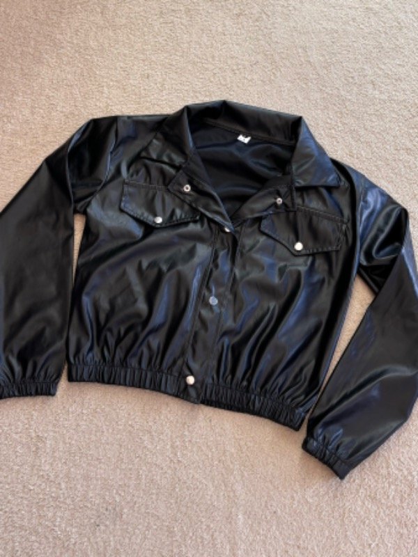 Producto - Saco eco cuero con botón