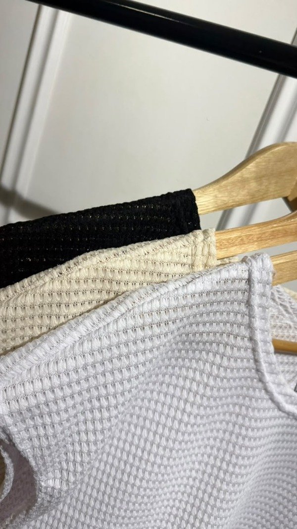 Producto - Musculosa tejida beige