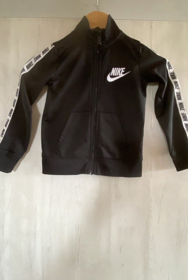 Producto - Campera NIKE / 4 años/
