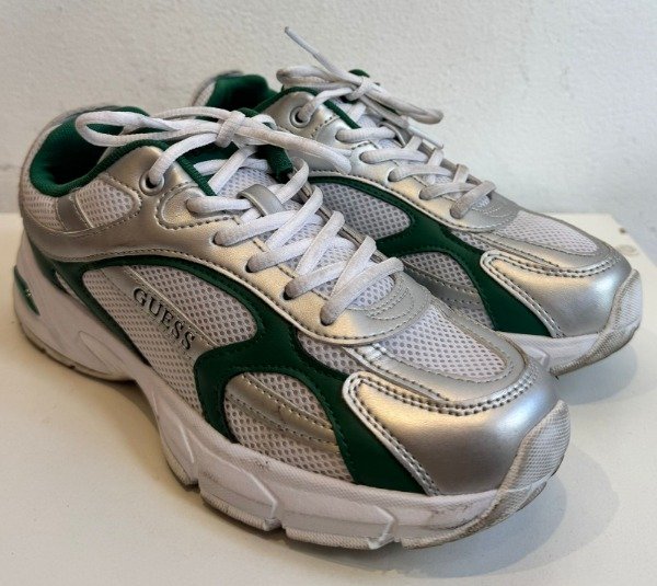 Producto - Zapatillas GUESS (37)