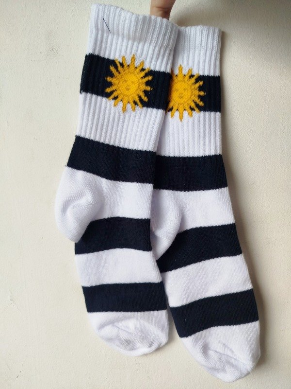 Producto - Tenis Arg rayas negras sol patrio