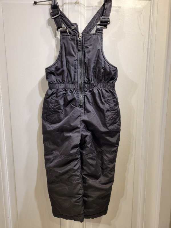 Producto - Enterito IXTREME negro con trampa de nieve Talle 3 años - PRECIO: 65X