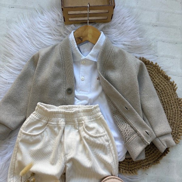 Producto - Cardigan en color beige para NIÑOS talles 4 al 12